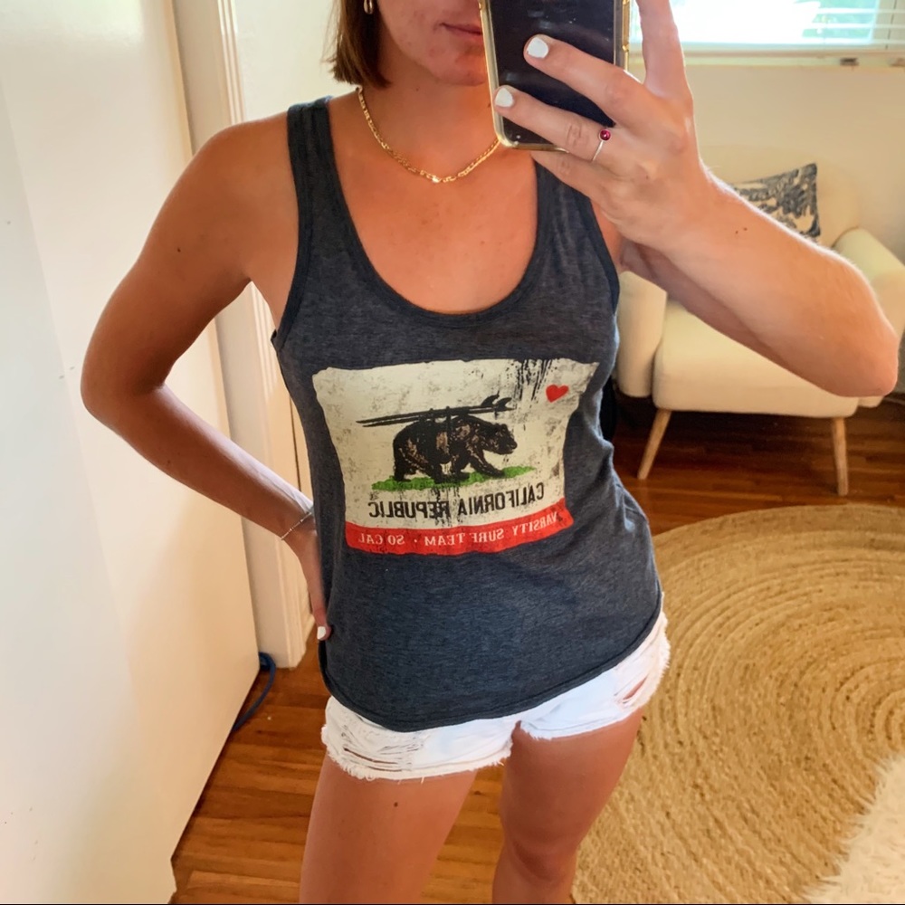 Gray printed tank